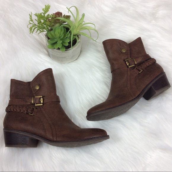 BareTraps Shoes - Bare Traps Mora Ankle Booties Size 7.5